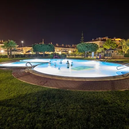 Disfruta De La Playa Y Piscina, Acogedora Casa