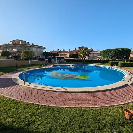Disfruta De La Playa Y Piscina, Acogedora Casa Holiday home